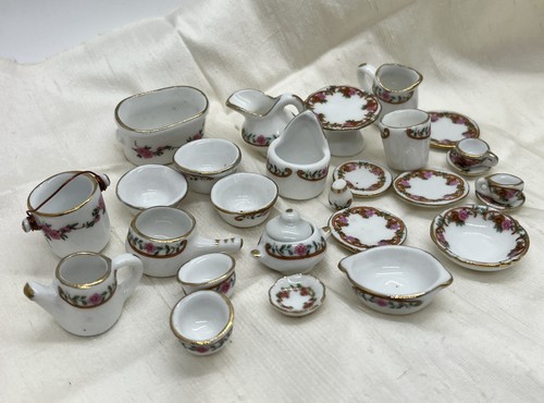 Dolls house crockery