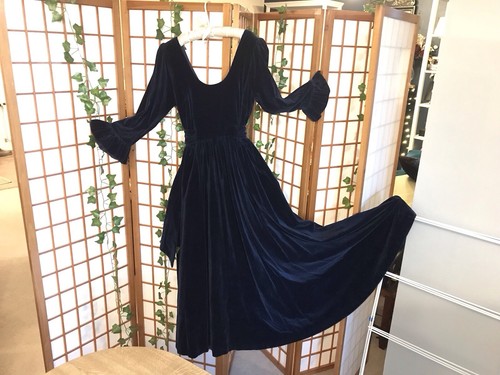 Stunning vintage droopy - vintage, &