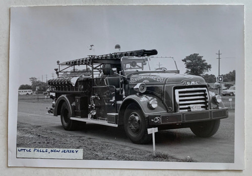Vintage fire truck 3x5 - vintage, b&w