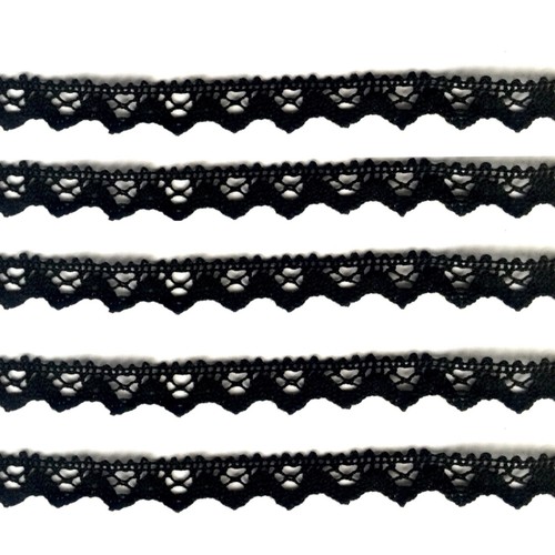Yards black crochet like - 3x,