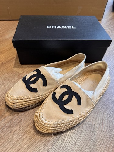 Chanel logo beige black - beige,
