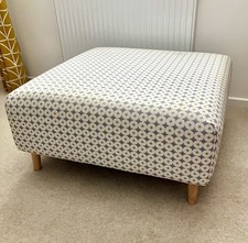 Footstool • Pouffe •