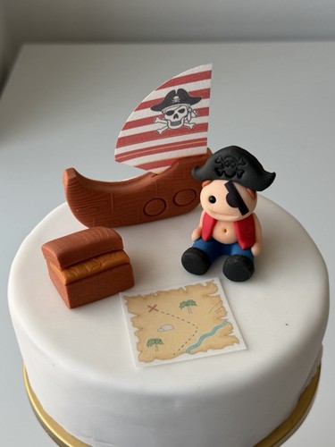 Personalised pirate cake - pirate,