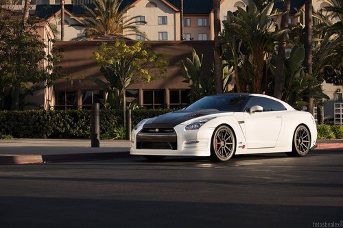 Cars nissan gtr white - , japan