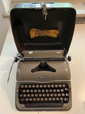 Vintage Portable Typewriter Triumph Perfekt.  Switzerland, 1961. VG+ condition. 