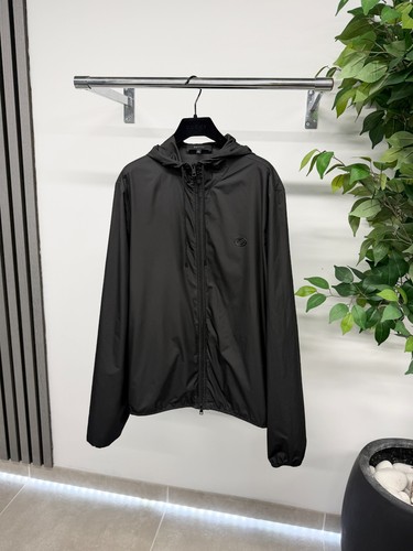 Gucci small logo - gucci,