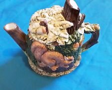 SQUIRREL DESIGN TEAPOT-VILLAGE