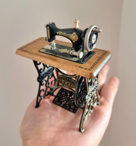 Bodo hennig dolls house - dolls,
