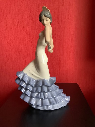 Lladro nao flamenco dancer - lladro,