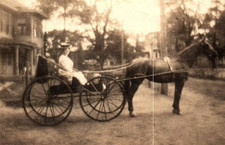 c1910 HORSE DRAWN CARRIAGE