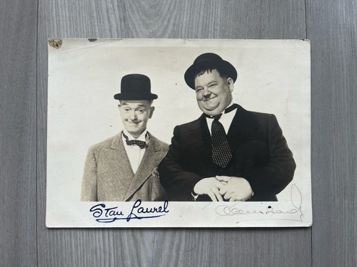 Signed oliver hardy photo - oliver,