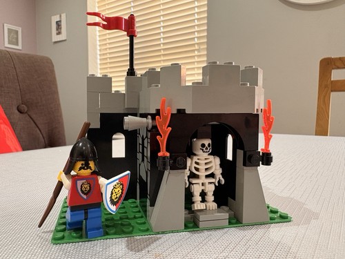 Lego castle skeleton surprise - lego,
