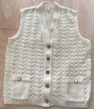 Vintage women’s Knitted waistcoat  .  38” Chest ( 96cm) . In Good Condition.