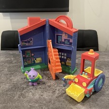 Moon & Me Take And Go House &