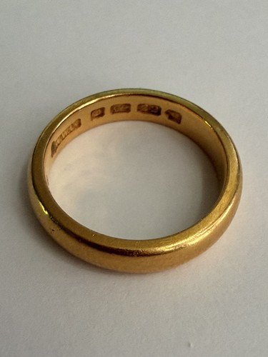 Vintage 22ct gold wedding band - gold,