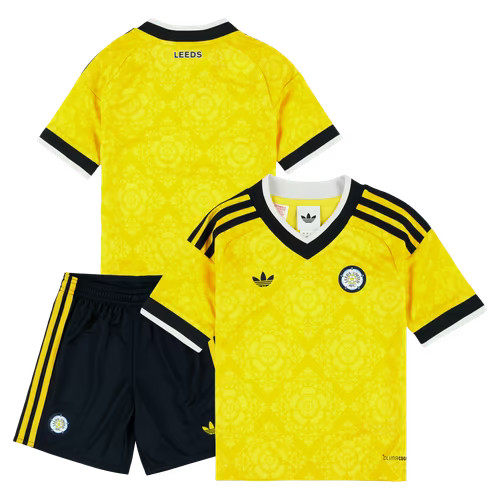 Leeds united football shirt - united,