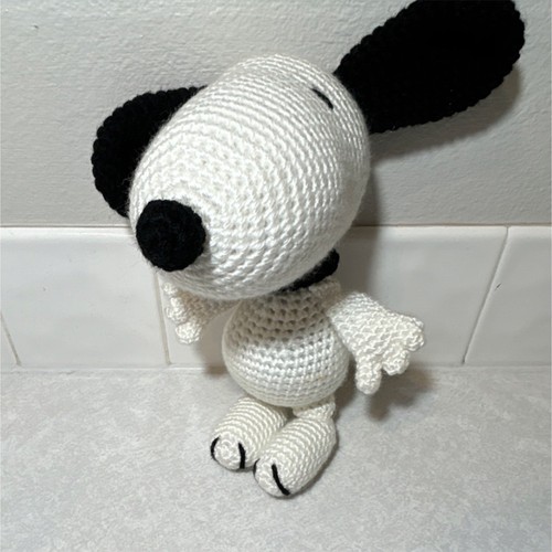 Handmade crochet snoopy - handmade,