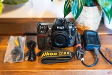 Nikon D300 12.3MP Digital SLR