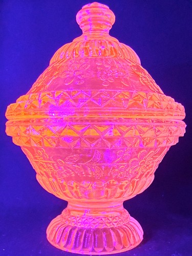 Green vaseline uranium glass - green,