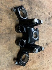 KAWASAKI Z650/KZ650/Z650SR TOP YOKE AND HANDLEBAR CLAMPS POWDER COATED