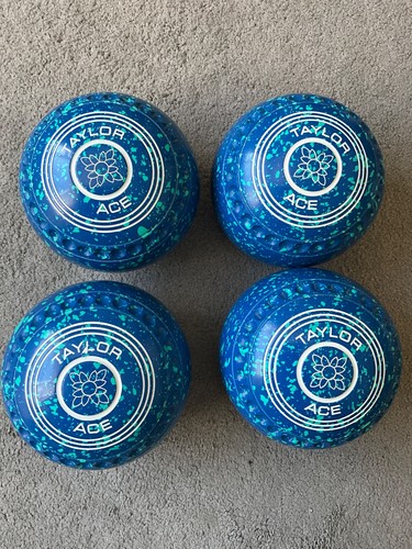 Taylor ace set - ace, bowls