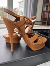 Yves Saint Laurent Tribute