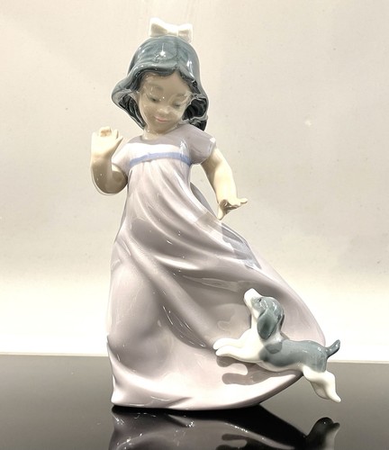 Nao lladro figurine 1987 - by,