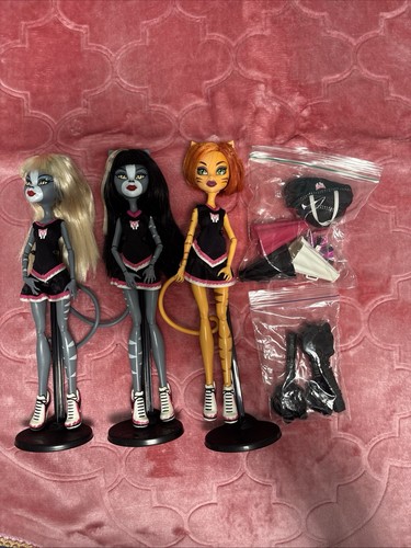 Monster high dolls - high,