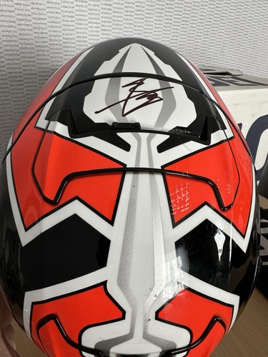 Marc marquez hand signed shoei - marc,