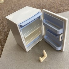 Vintage Lundy Barton Dolls House Fridge And Milk Bottles 