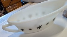 Gravy Boat Pyrex Gaiety