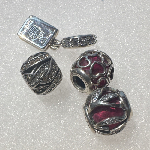 Piece charm lot - 4, lot.