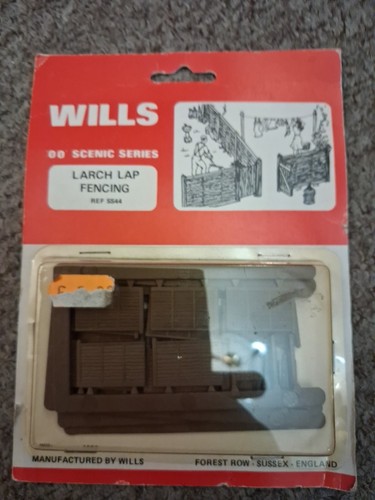 Wills ss44 larch lap fencing - wills,