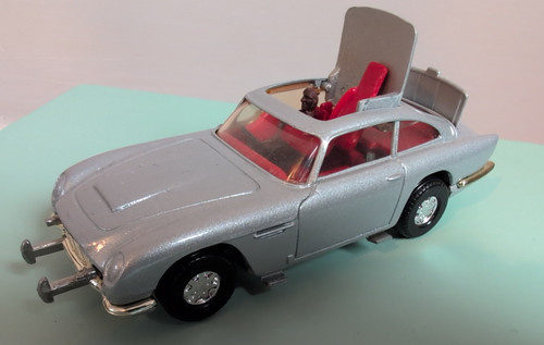 James bond 007 - james,