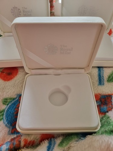 The royal mint white - royal,