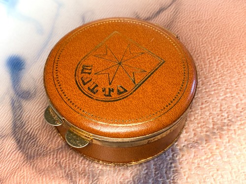 Round leather brown gold - , malta