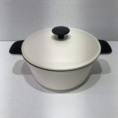 Cast iron white - cooking, stew