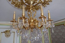 new Solid brass Luxurious Chandelier made with Swarovski crystals 8-Arm Design
