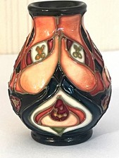 Moorcroft Scarlet Poppy Vase 7/5 Shape by Emma Bossons 5.3cm Tall [Second]