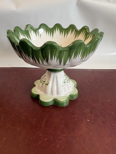 Rare find vestal - find, pedestal