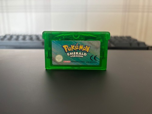 Pokémon emerald version - emerald,