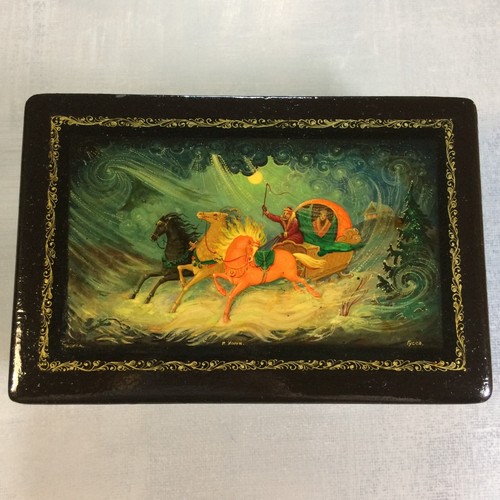 Kholui handpainted lacquer box - handpainted,