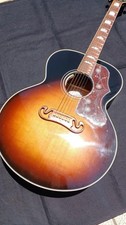 GIBSON Acoustic Guitar SJ-200