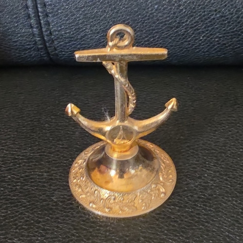 Gold tone nautical anchor - gold,
