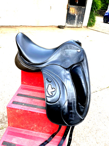 Fairfax world class black