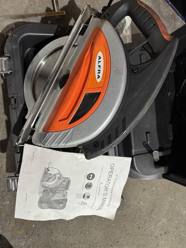 Brand new 110v - 110v, portable