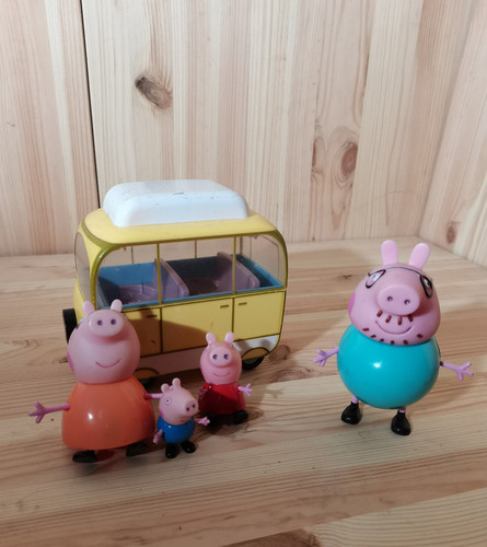 Peppa pig campervan - peppa,