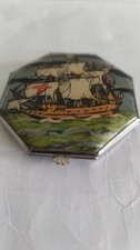 VINTAGE 1930's POWDER COMPACT - GWENDA BUTTERFLY WING POWDER COMPACT WITH SHIP