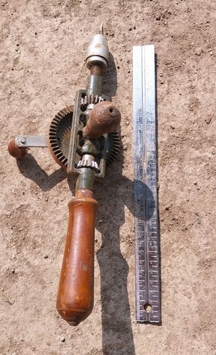 Green vintage hand - green, drill