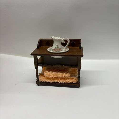 12th scale dolls house - 1:12th,